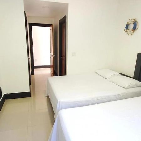 Hotel Marina Roatan Екстер'єр фото